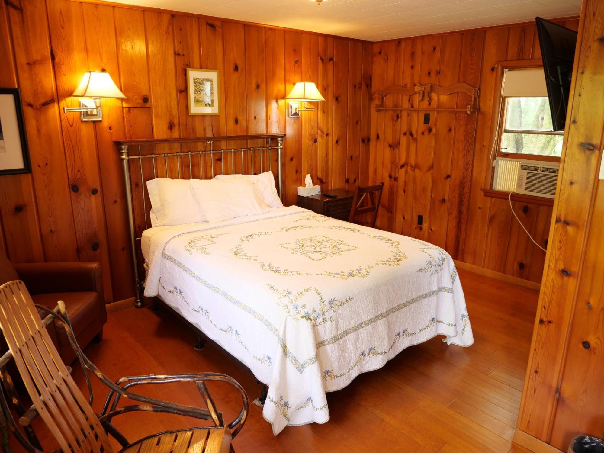 Ludington Blue Spruce Inn Номер фото