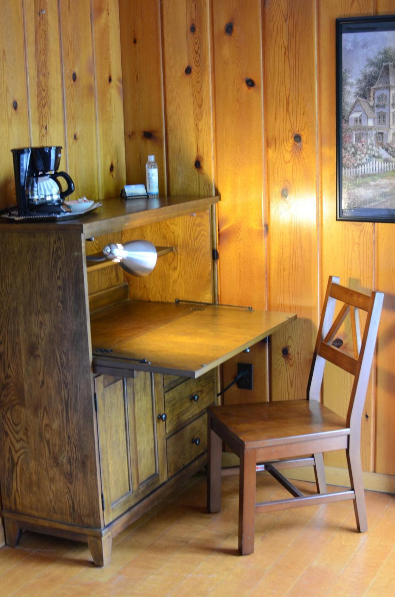Ludington Blue Spruce Inn Экстерьер фото